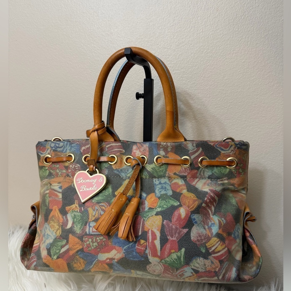VINTAGE DOONEY & BOURKE BAG SATCHEL BUMBLE BEE LOGO TAG